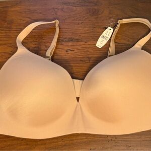 Victoria's Secret IPEX Lined No-Wire Bra color nude size 40C. NWOT